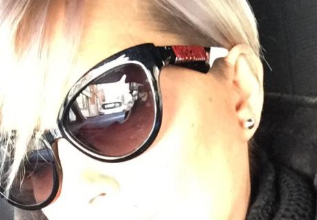 Lunette solaire moschino numéro série sur branche 5