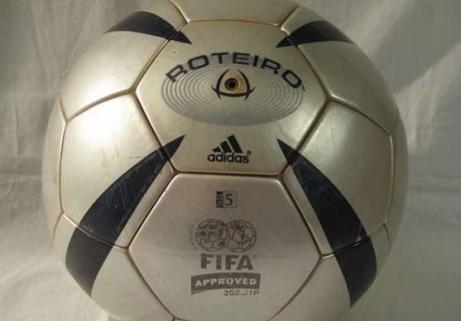 Ballon adidas 1