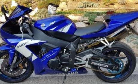 Yamaha YZF-R1 RN09 1