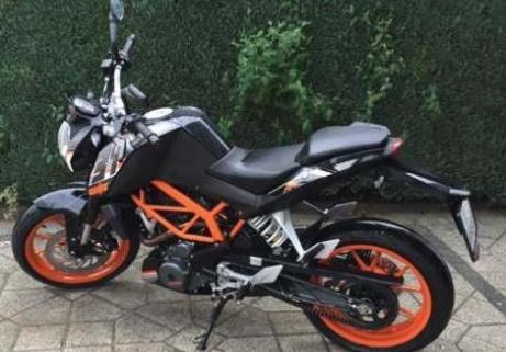 KTM 390 Duc 1