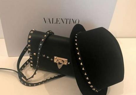 CHAPEAU EN LAINE VALENTINO "ROCKSTUD" 1