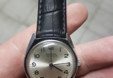 Montre pontiac vintage homme 1