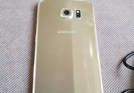 Samsung Galaxy s6 gold état impeccable 2