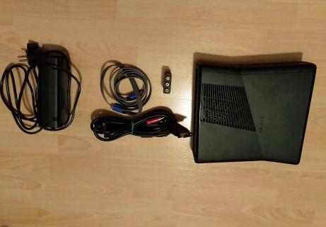 XBOX 360 Slim 4 Go (Noir) 1