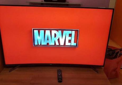 TV Samsung incurvée 4K de 55 " 1