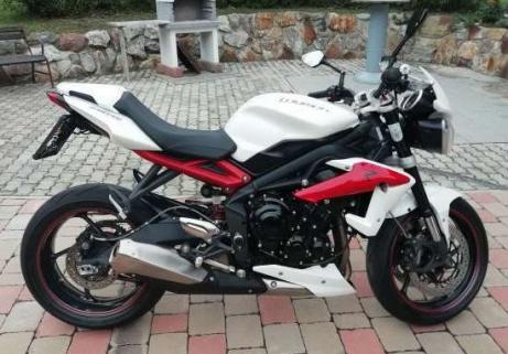 Triumph Street Triple 675cc 1