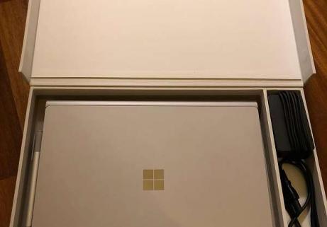 Microsoft Surface Book i7, SSD de 256 Go, 8 Go de RAM, NOUVEAU 2