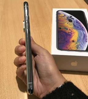 iPhone XS 64gb silver 4