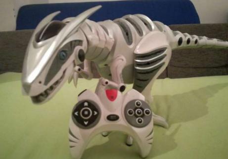 Robot dinosaure avec joystick 1