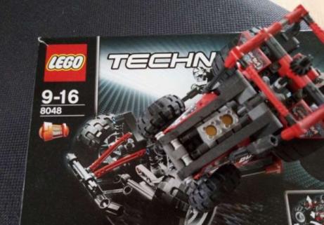 Cinq tonnes de Lego pour un gros tracteur