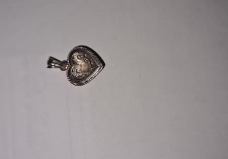 Pendentif en argent en coeur 1