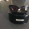 Lunette solaire moschino numéro série sur branche 4