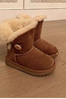 Chaussures Enfant UGGs  taille 25